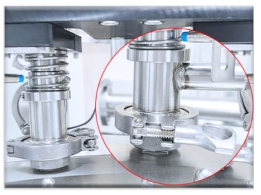 Anti-drip filling nozzles